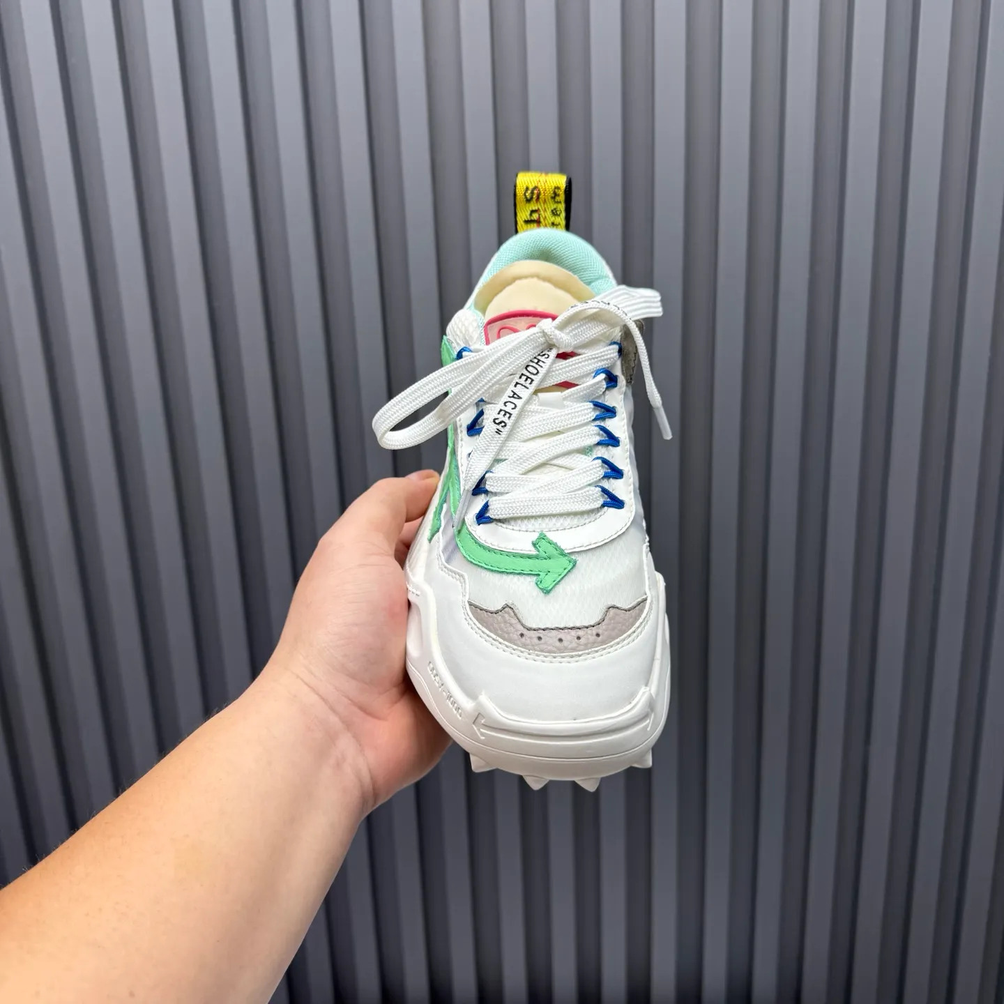P680 OFF WHITE⚡️Couple style⚡️ Size: 35-40 women’s style 39-46 men’s style